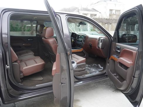 Used 2014 Chevrolet Silverado 1500 High Country w/ High Country Premium Package image 4