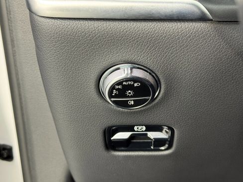Used 2023 Mercedes-Benz GLC 300 w/ Pinnacle Trim Package image 18