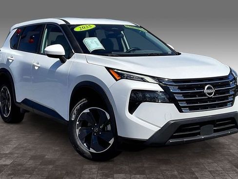 Used 2025 Nissan Rogue SV image 11