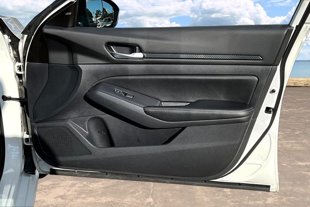 Used 2025 Nissan Altima 2.5 SV AWD/4WD image 30