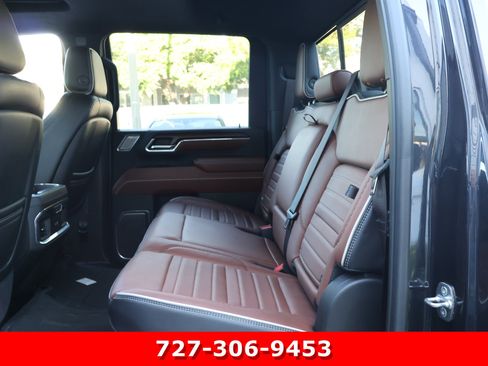 Used 2024 GMC Sierra 2500 Denali Ultimate w/ Max Trailering Package AWD/4WD image 17