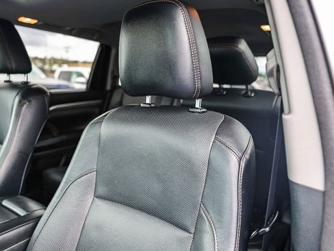 Used 2018 Toyota Highlander Limited FWD image 19