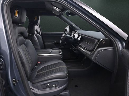 Used 2022 Rivian R1T Launch Edition image 25