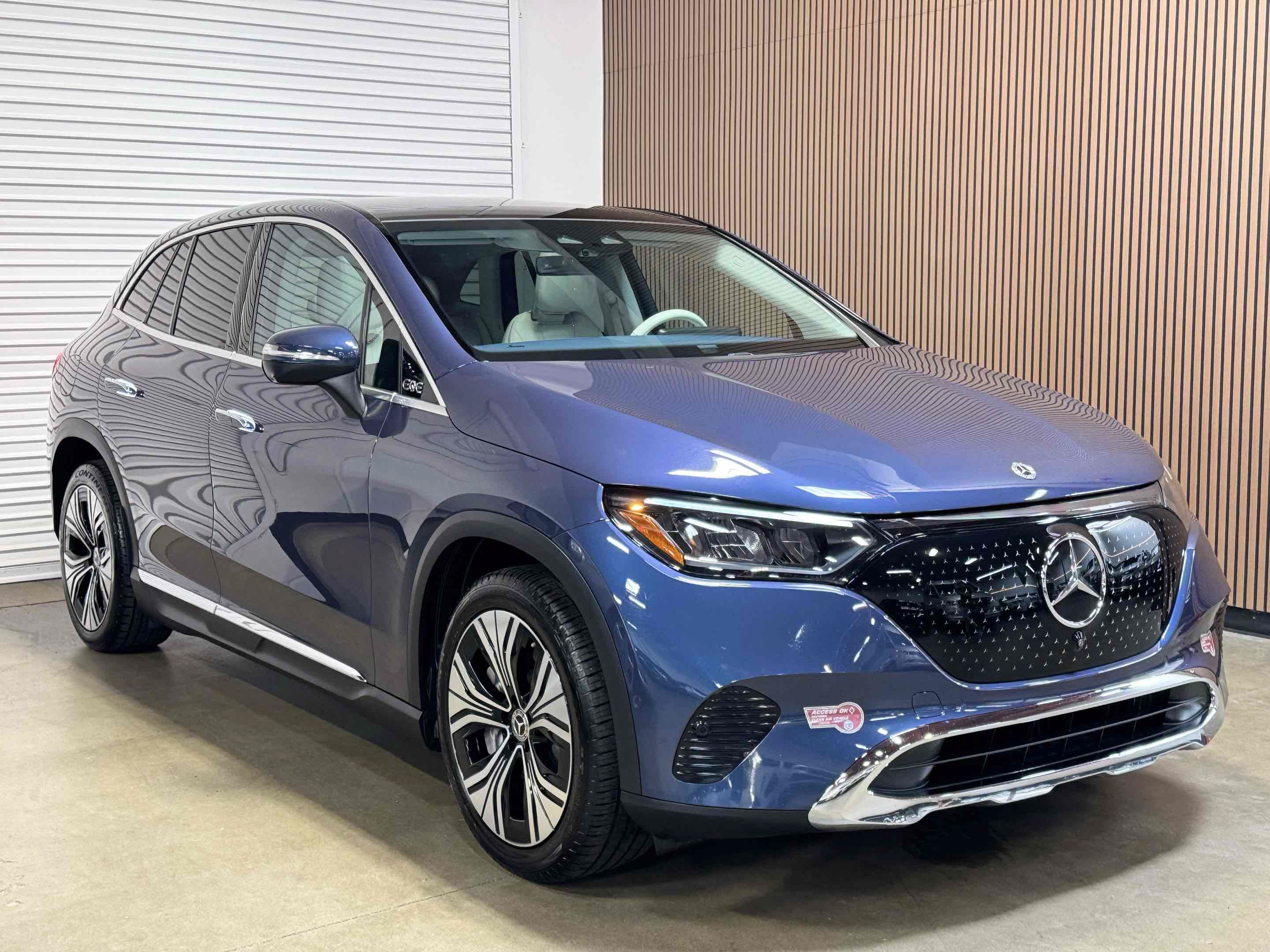 Used 2023 Mercedes-Benz EQE 350+ SUV w/ Exclusive Trim Package image 3