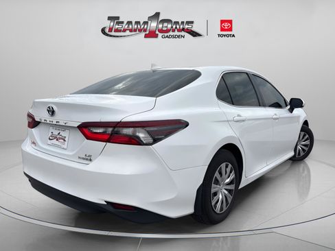 Used 2024 Toyota Camry LE image 7
