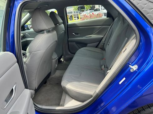 Used 2024 Hyundai Elantra SEL FWD image 18