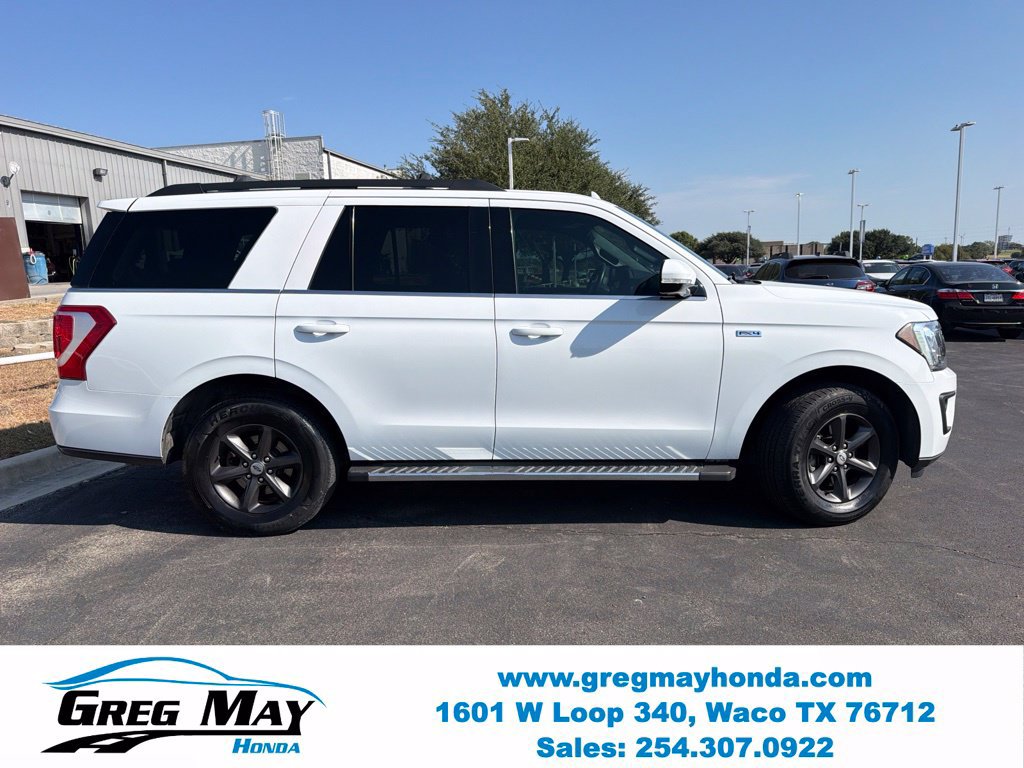 Used 2018 Ford Expedition XLT w/ Equipment Group 202A AWD/4WD image 2
