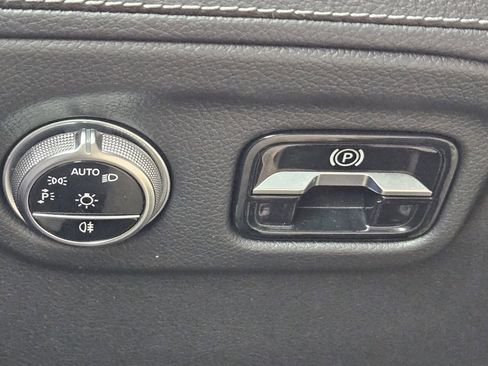 Used 2023 Mercedes-Benz EQS 580 4MATIC SUV image 21