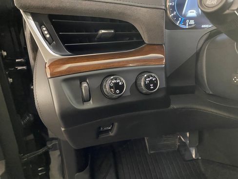 Used 2019 Cadillac Escalade Premium Luxury image 24