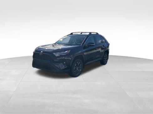 Used 2022 Toyota RAV4 XLE Premium image 1