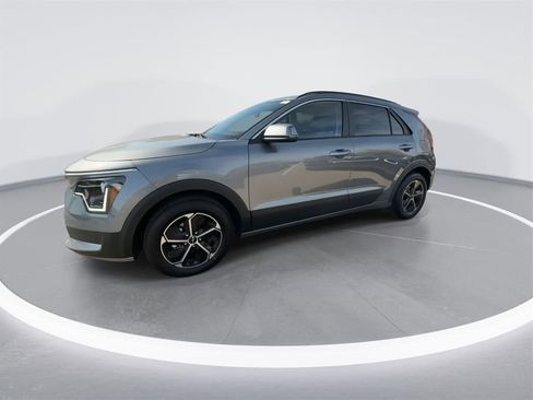 Certified 2025 Kia Niro EX image 7