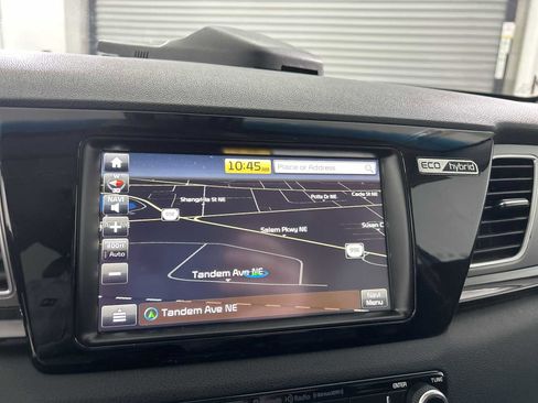 Used 2017 Kia Niro Touring w/ Advanced Technology Package image 20