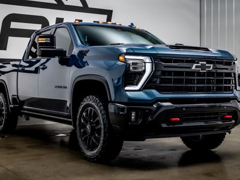 Used 2025 Chevrolet Silverado 2500 LTZ w/ Trail Boss Package AWD/4WD image 33