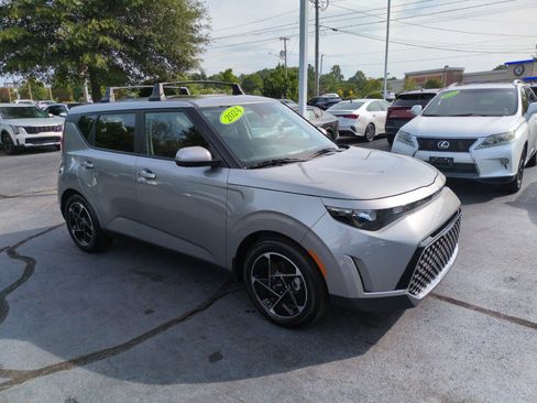 Used 2024 Kia Soul EX FWD image 1