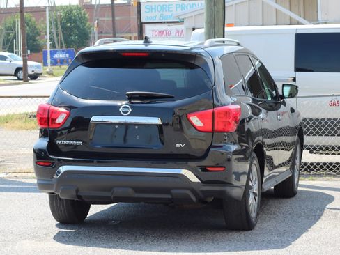 Used 2020 Nissan Pathfinder SV FWD image 8