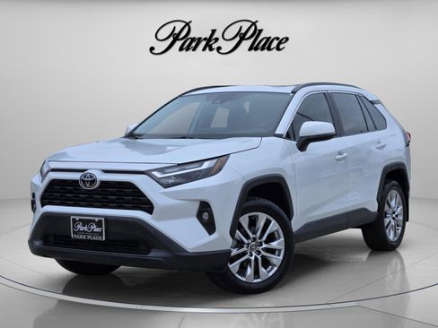Used 2024 Toyota RAV4 XLE Premium image 1