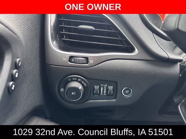 Used 2019 Jeep Cherokee Limited w/ Luxury Group AWD/4WD image 16