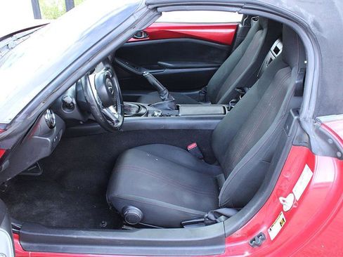 Used 2016 MAZDA MX-5 Miata Club image 11