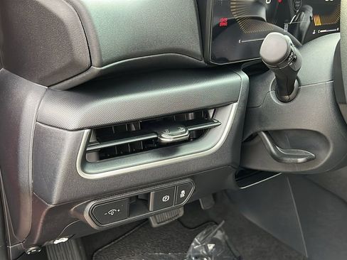 Certified 2025 Kia K4 LXS image 10