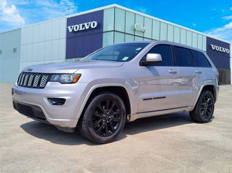 Used 2019 Jeep Grand Cherokee Altitude image 1