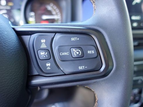 Used 2024 Jeep Wrangler Unlimited AWD/4WD image 14