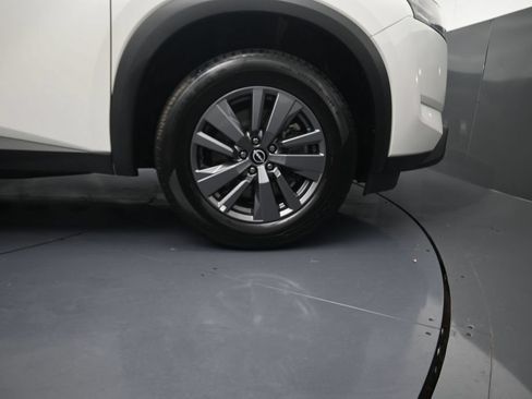 Used 2024 Nissan Pathfinder SV FWD image 5