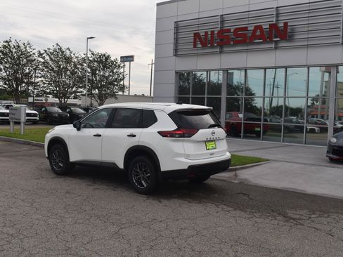 Used 2026 Nissan Rogue S FWD image 4