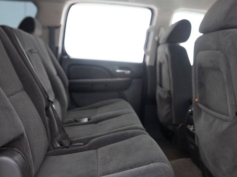Used 2007 Chevrolet Suburban LT AWD/4WD image 36