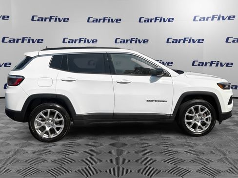 Used 2022 Jeep Compass Latitude AWD/4WD image 6