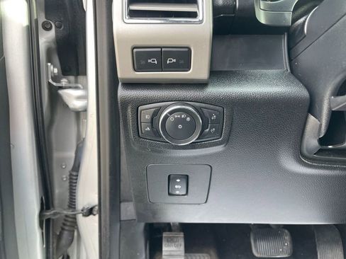 Used 2016 Ford F150 Lariat image 14