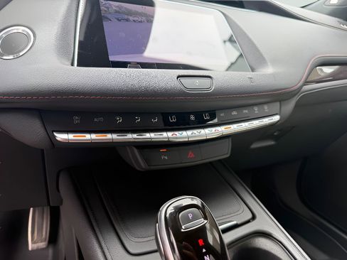 Used 2020 Cadillac XT4 Sport FWD image 28