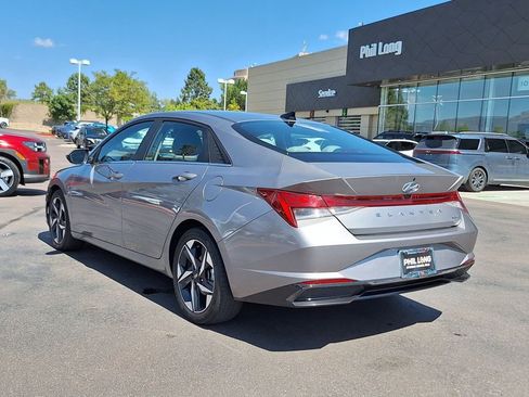 Used 2023 Hyundai Elantra Limited image 5