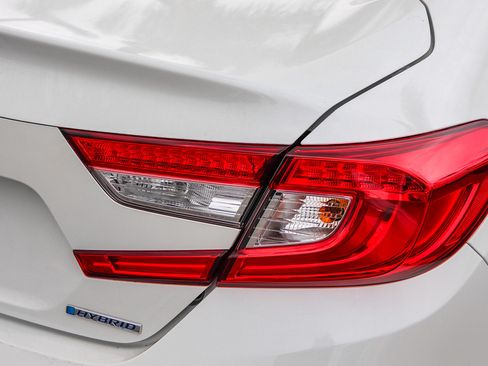 Used 2021 Honda Accord Hybrid image 9