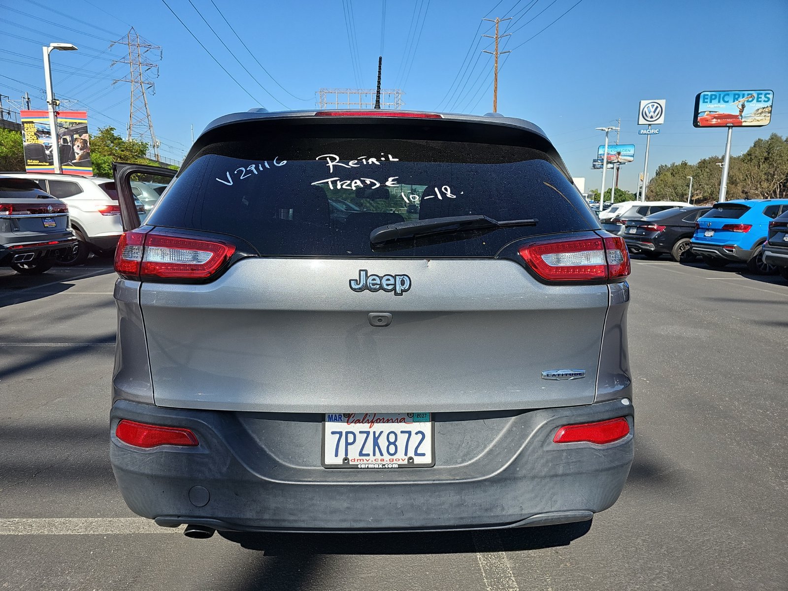 Used 2016 Jeep Cherokee Latitude FWD image 11