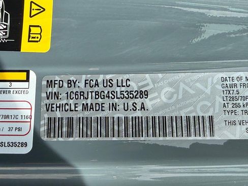 Used 2025 Jeep Gladiator Rubicon image 27