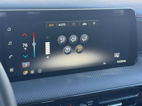 New 2026 Nissan Kicks SR w/ Cold Weather Package image 34