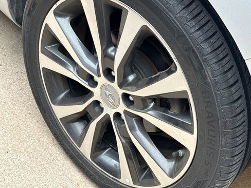 Used 2018 Hyundai Elantra GT image 10