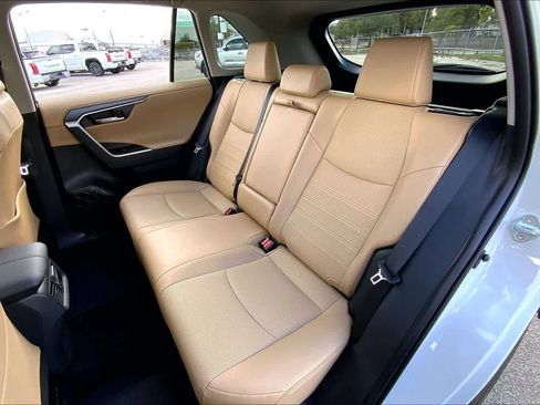 Used 2025 Toyota RAV4 Limited image 19