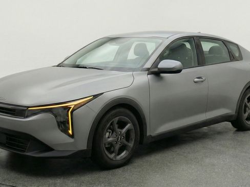 Used 2025 Kia K4 FWD image 3