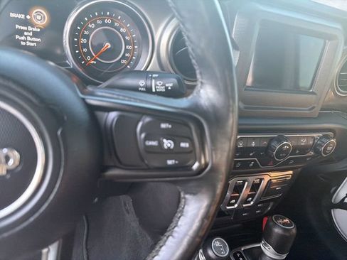 Used 2018 Jeep Wrangler Sport AWD/4WD image 17