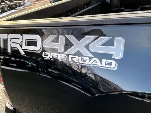 Used 2020 Toyota Tacoma TRD Off-Road w/ Technology Package image 8