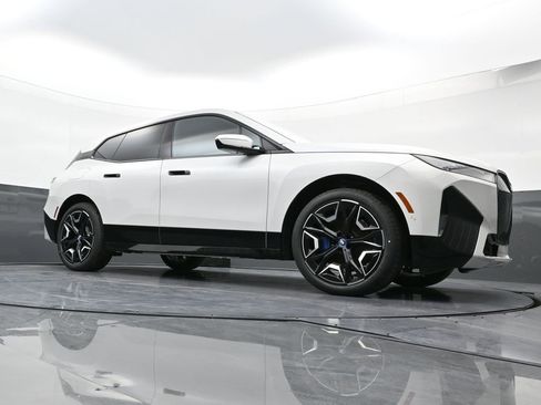 New 2025 BMW iX xDrive50 image 23