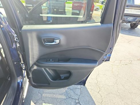 Used 2021 Jeep Compass Latitude AWD/4WD image 29