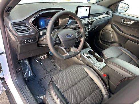 Certified 2024 Ford Escape ST-Line image 2