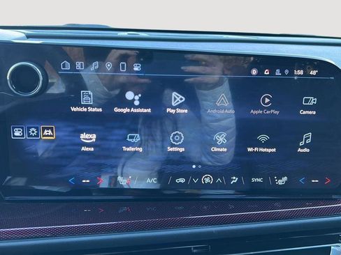 Used 2024 Chevrolet Traverse Z71 image 17