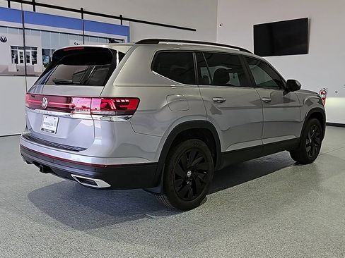 New 2026 Volkswagen Atlas SE FWD image 9
