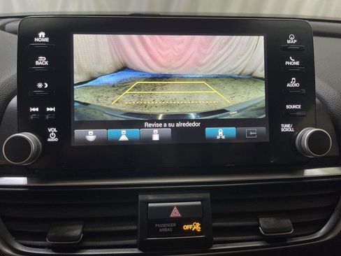 Used 2018 Honda Accord Touring image 17