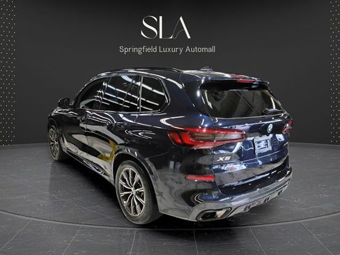 Used 2022 BMW X5 xDrive40i w/ M Sport Package AWD/4WD image 5