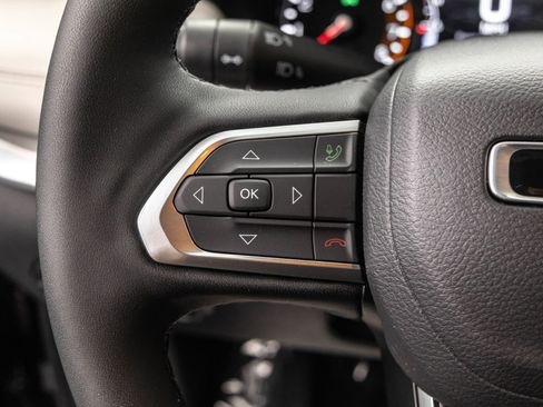 Used 2026 Jeep Compass Limited AWD/4WD image 19