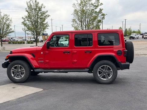 Used 2021 Jeep Wrangler Unlimited Sahara w/ Uconnect 4C Nav & Sound Group AWD/4WD image 5